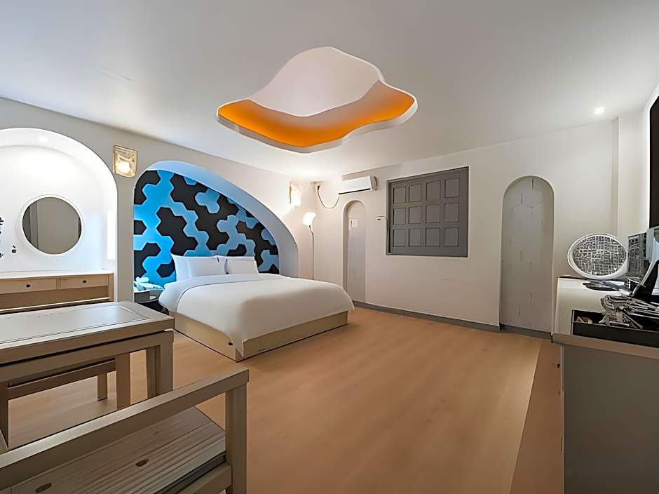 Hwaseong Wolmun Lavender Onchen Hotel