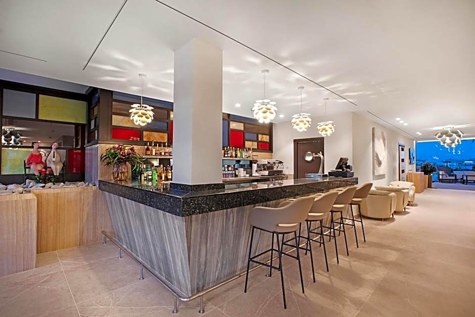 VIVA Golf Adults Only 18+