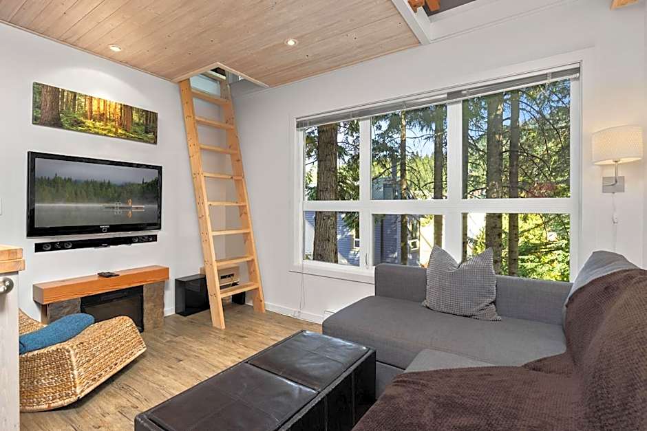 Snowed Inn - Free Parking