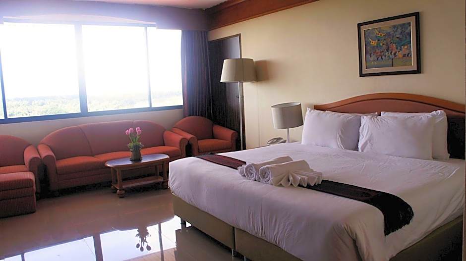 Jp Emerald Hotel