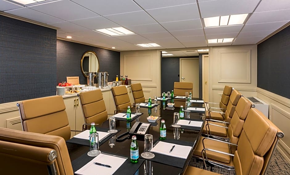 Crowne Plaza Providence-Warwick (Airport) by IHG