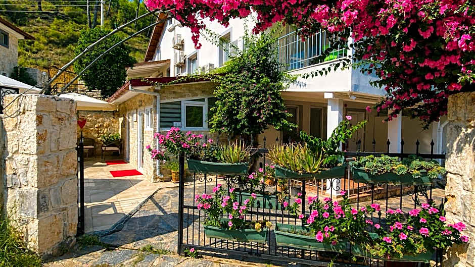 Bucak Apart Hotel Göcek ''Beach 1 km''