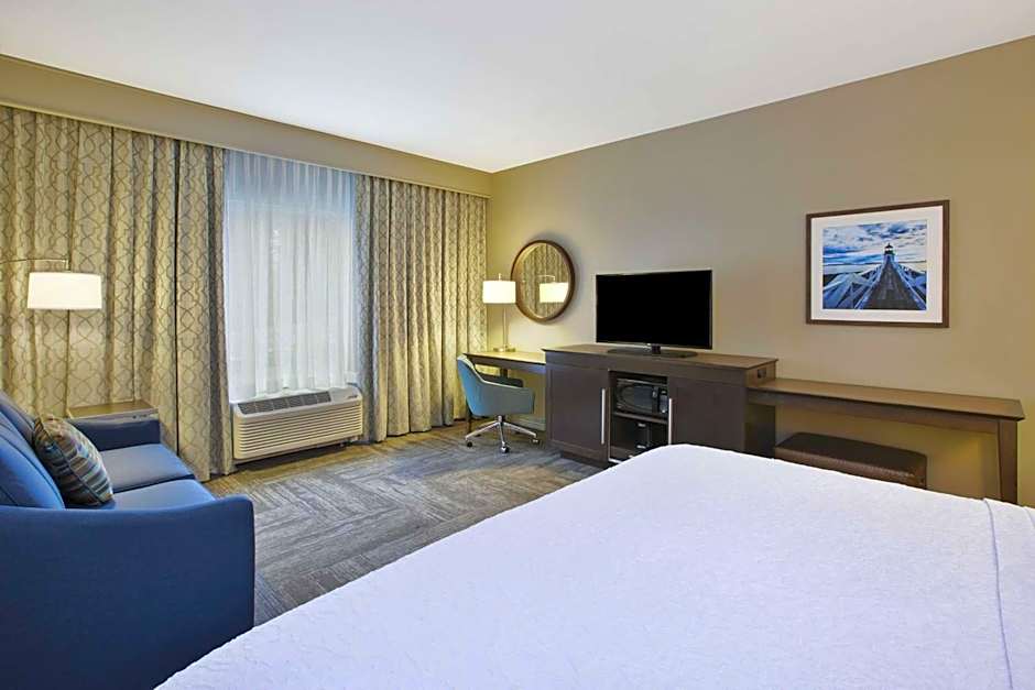 Photo 1 sur 5 de 1 King Bed with Sofabed