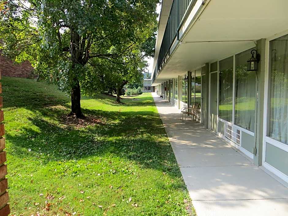 Americourt Extended Stays