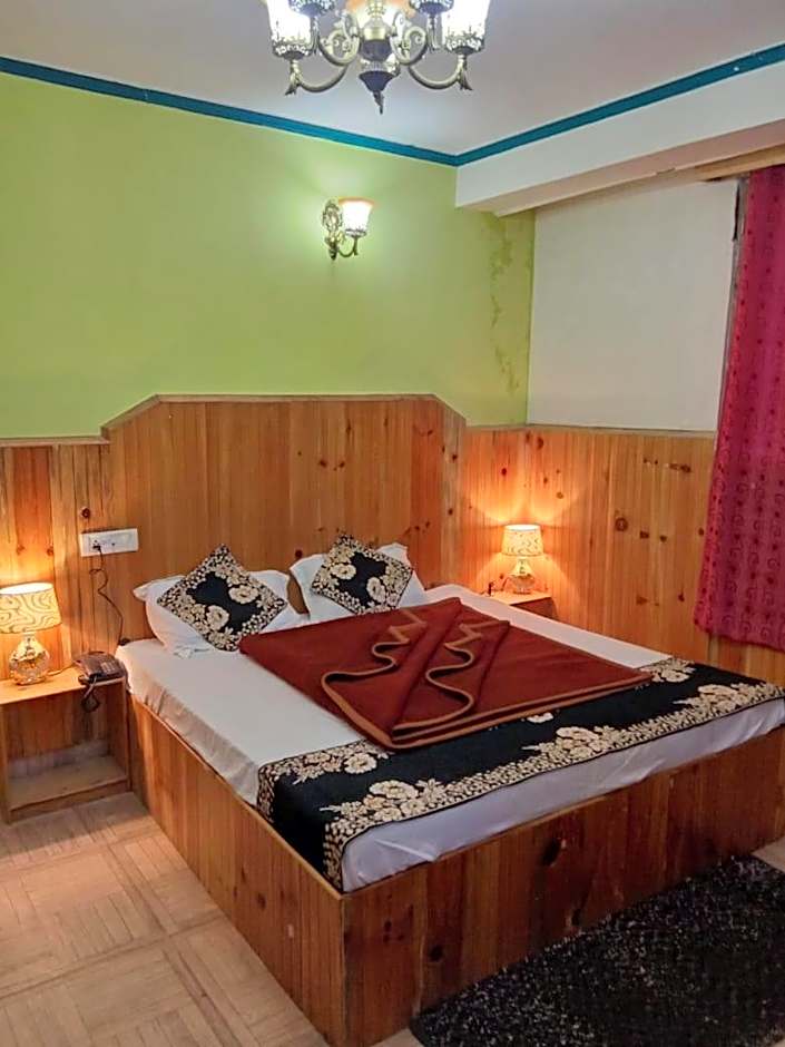 Hotel Hadimba Heights – Manali, PA