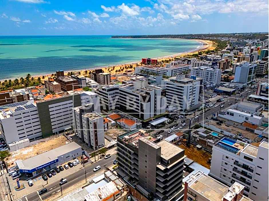 Urban 750 by Day by Day