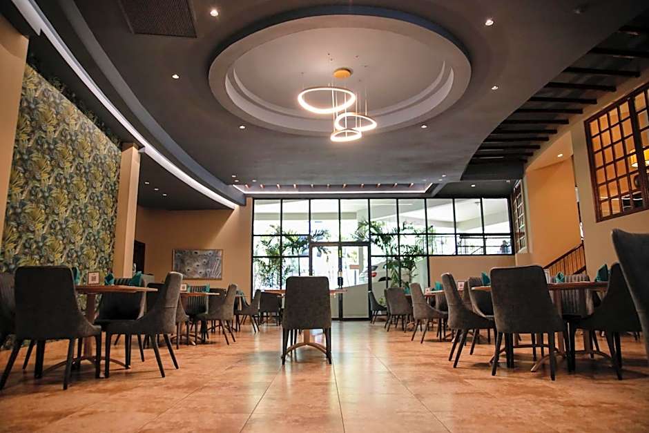 Plaza Paitilla Inn
