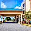 Holiday Inn Express & Suites Lantana By IHG