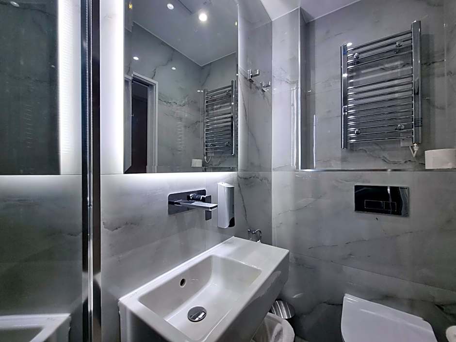 NOX Kensington Gardens