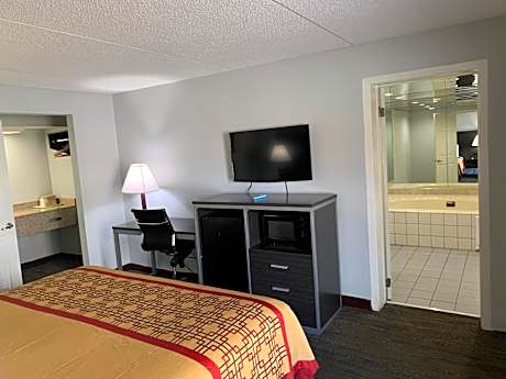 Deluxe King Jacuzzi Room - Non-Smoking