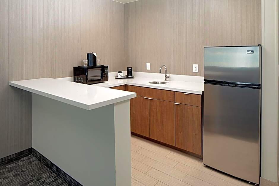 Courtyard by Marriott Dallas Carrollton and Carrollton Conference Center