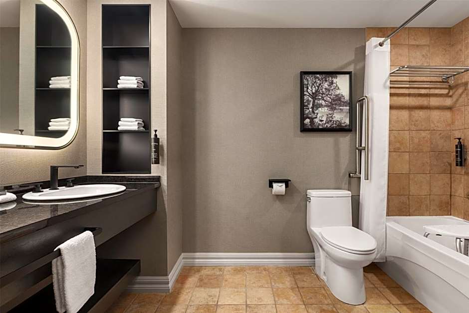 Hotel Vallea Bromont, Tapestry Collection by Hilton