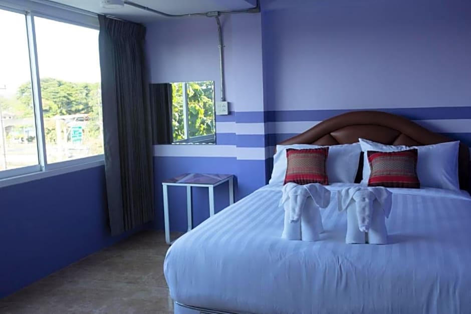 Baan Chang Hotel & Coffee House