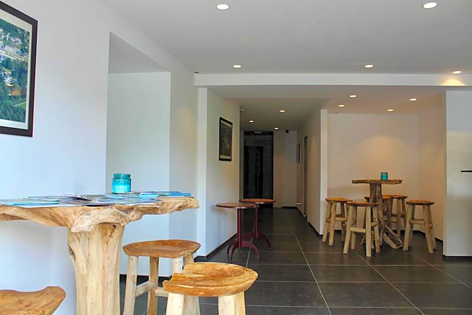 MAISON de VACANCES Bouillon 36 personnes