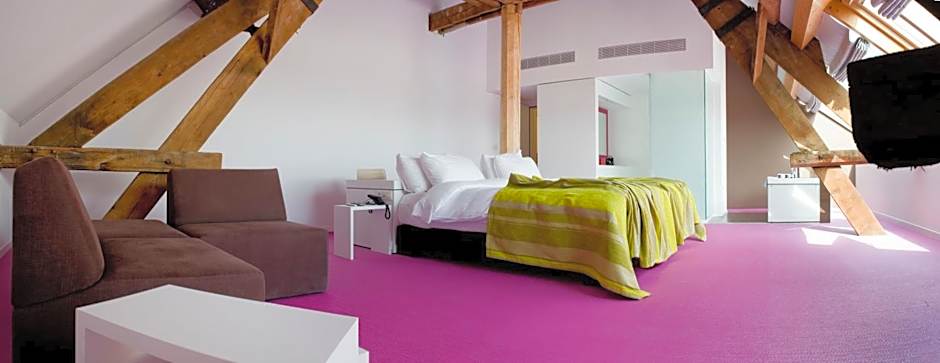 Eburon Hotel