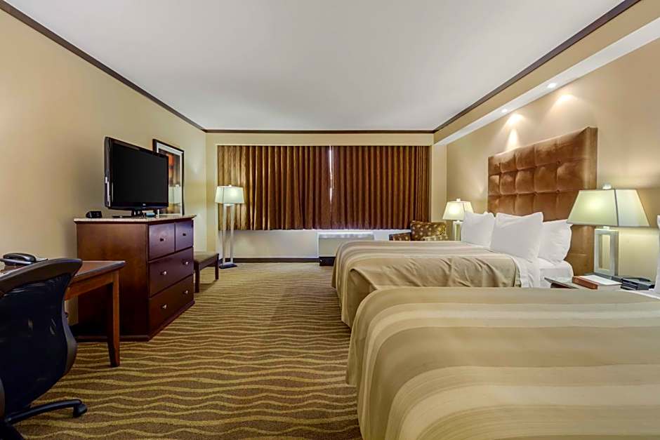 Best Western Premier Denham Inn & Suites