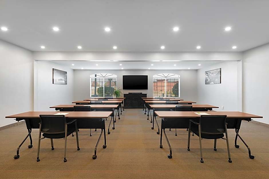 Holiday Inn Bloomington W MSP Airport Area By IHG