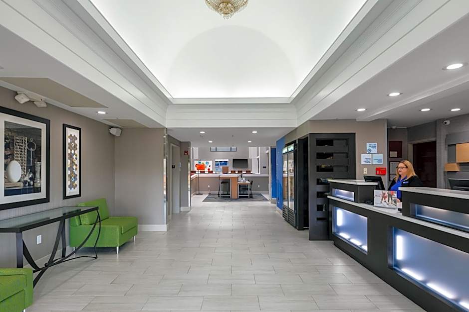 Holiday Inn Express & Suites Milton East I-10 By IHG