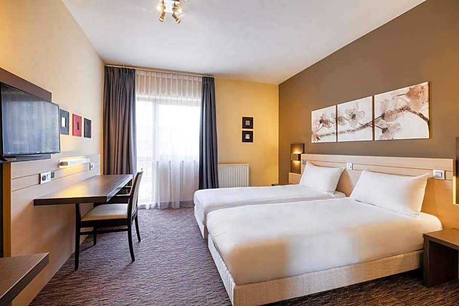 B&B HOTEL Mons Centre