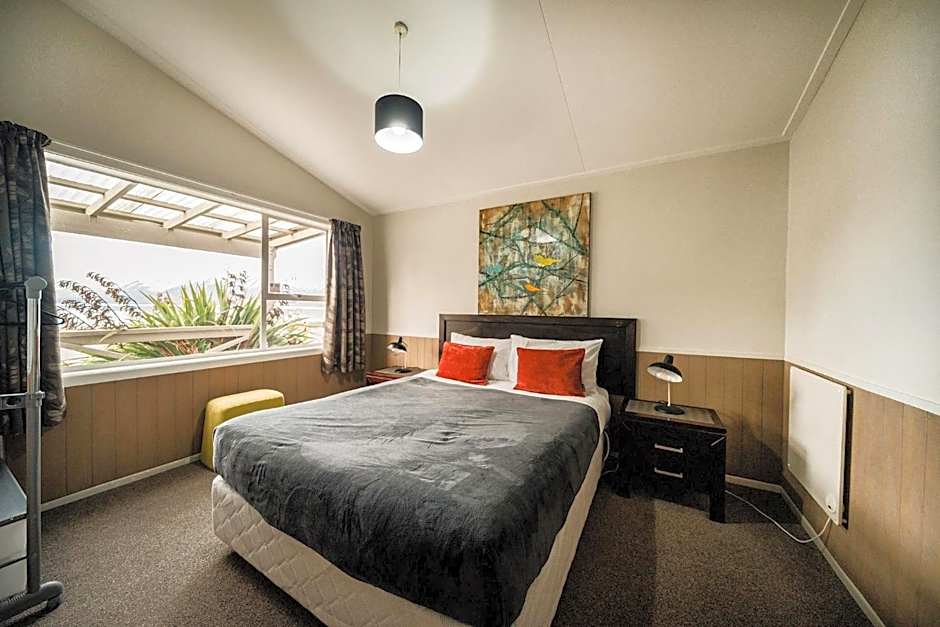 Lakes Edge Holiday Park