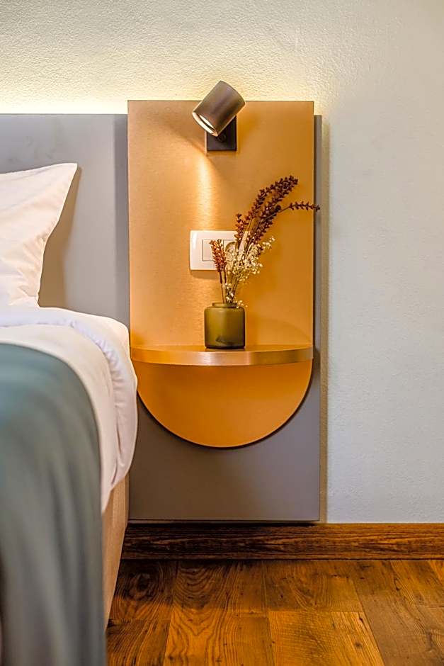 CASA CHITIC - HOTEL & RESTAURANT- Str Nicolae Balcescu 13