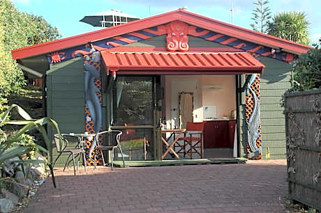 Moanarua Beach Cottage