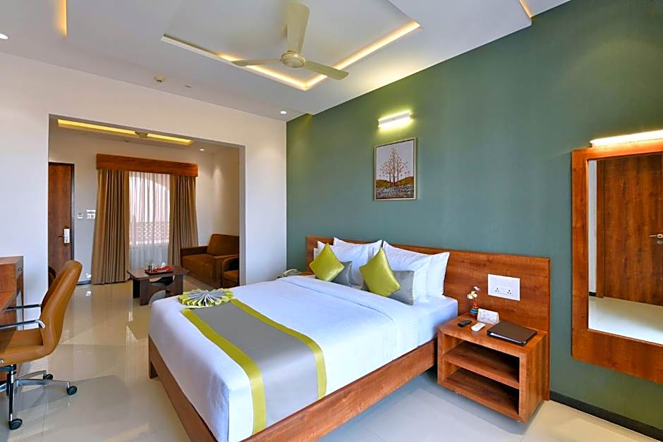 Photo 1 of 17 of Junior Suite