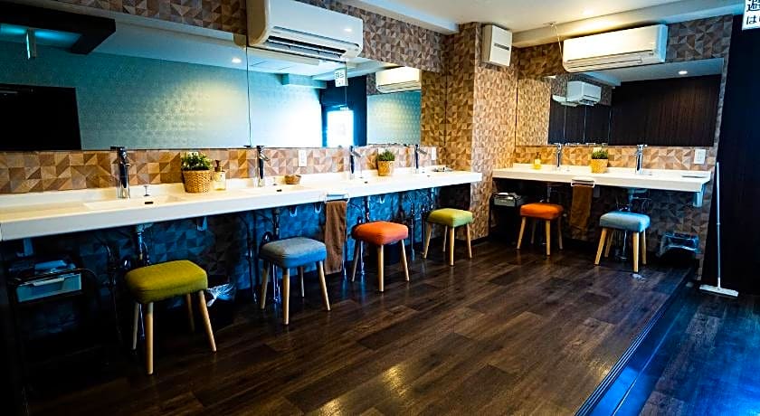 R Hostel Namba South