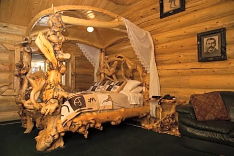 One-Bedroom Cabin (Not Pet Friendly)