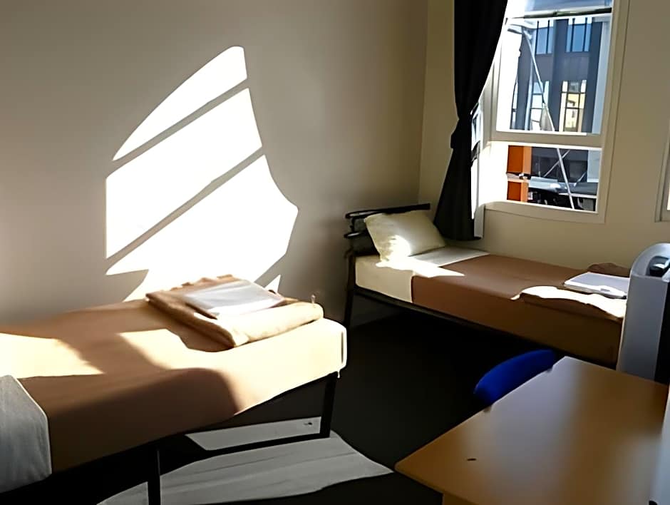 K Road City Travellers Hostel