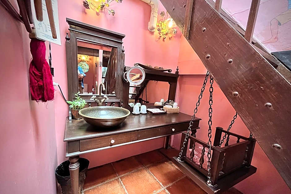 Old Capital Bike Inn - SHA Certified