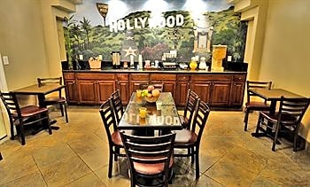 Hollywood Inn Express South