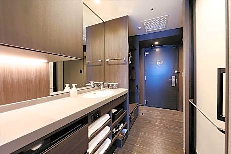 Moderate Twin Room with Sofa Bed for 3 People - Non-Smoking