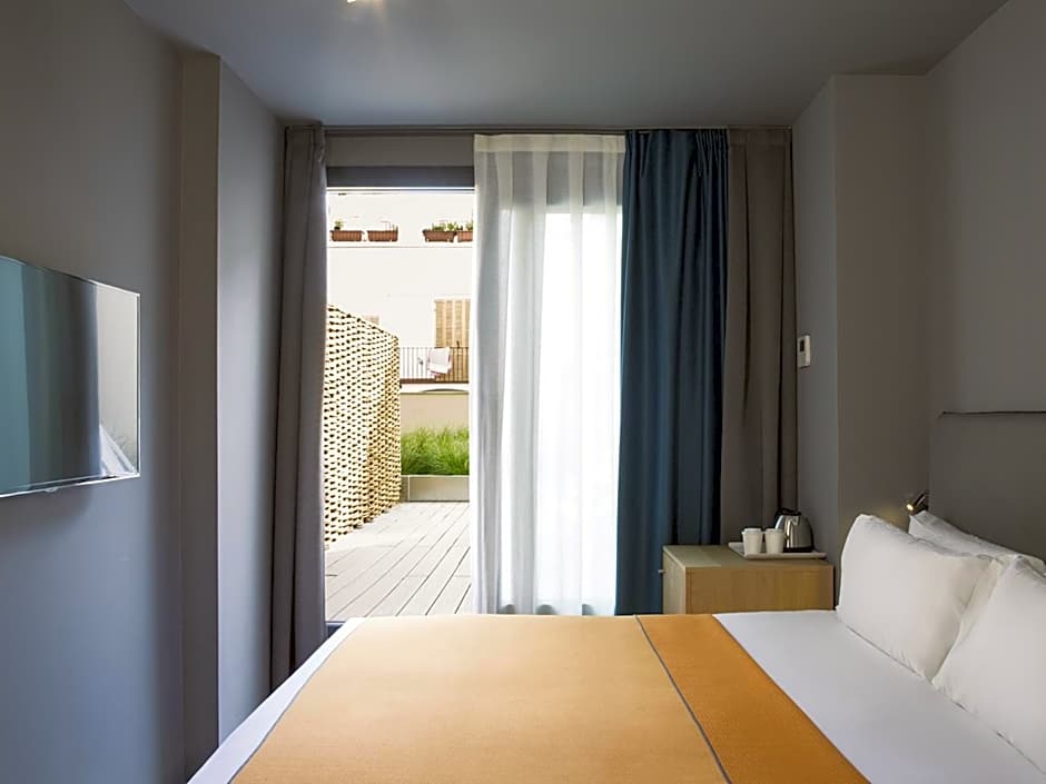 Yurbban Trafalgar Hotel