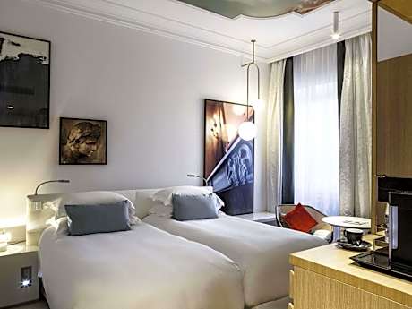 Deluxe Family Suite with Two Connecting Rooms