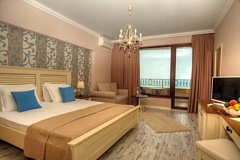 Sunny Castle Hotel - All Inclusive, Beach and Free parking