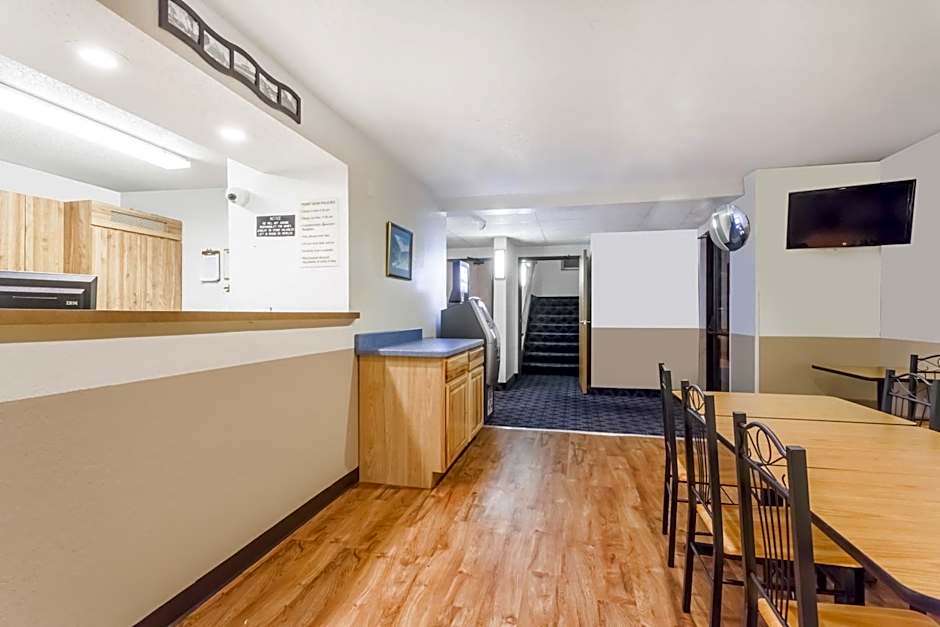 Super 8 by Wyndham Sidney NY