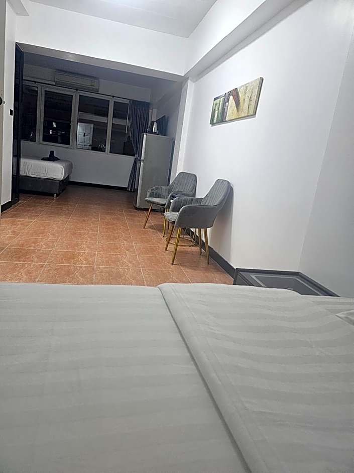 Happy Beach Jomtien Guesthouse