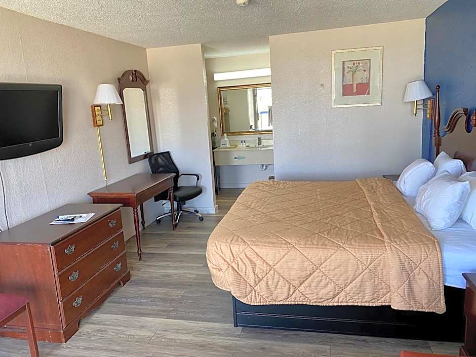 Motel 6 Marianna, FL