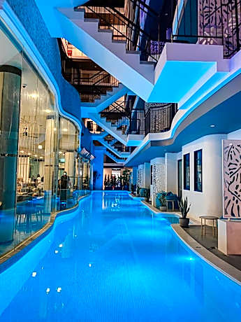 Deluxe Double or Twin Room with Pool View