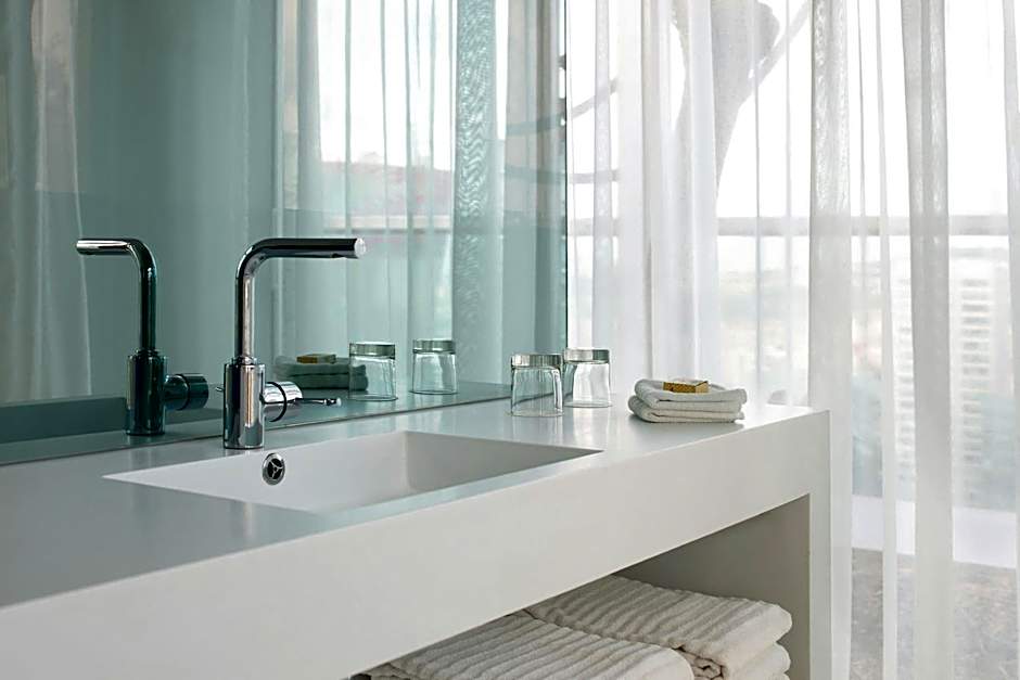 Renaissance by Marriott Barcelona Fira Hotel