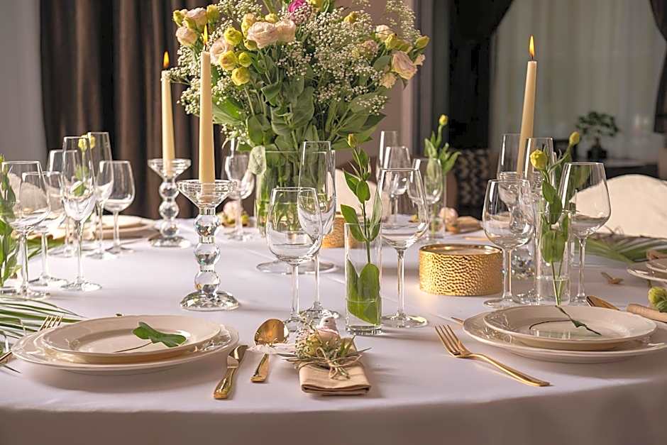 Red Baron Hotel & Restaurant