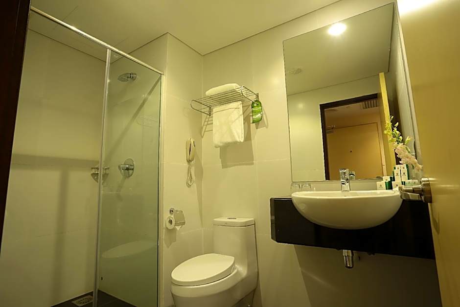 Imperial Riverbank Hotel