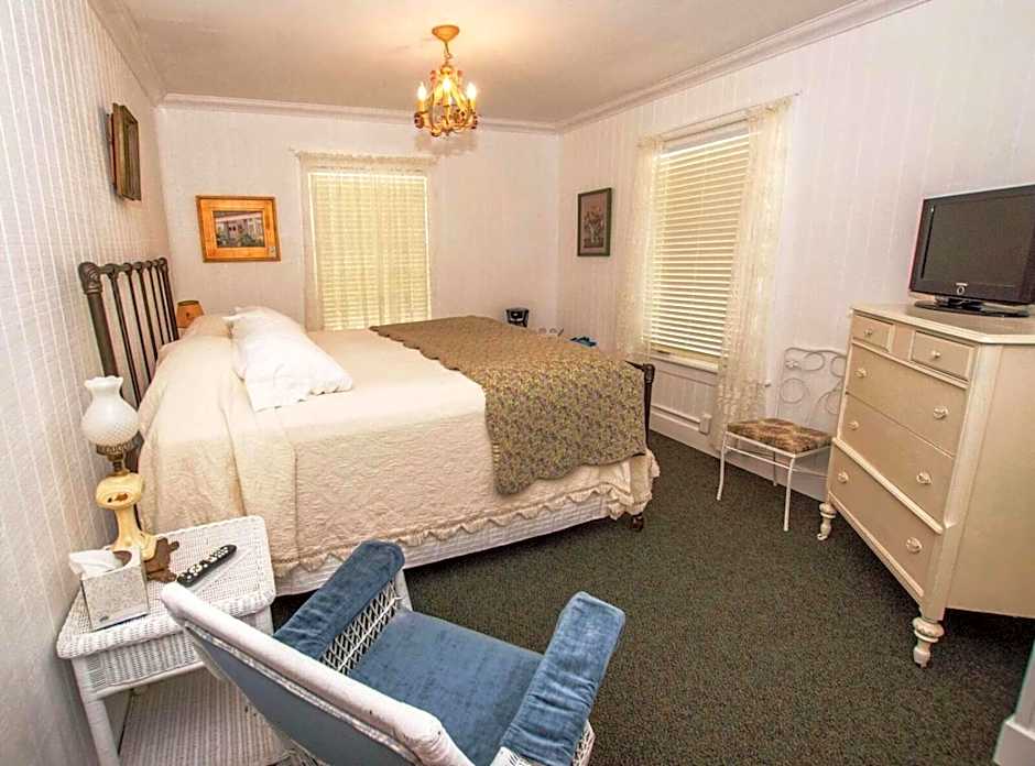 Terrace Inn and 1911 Restaurant