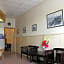 Victoria Hotel And Hostel