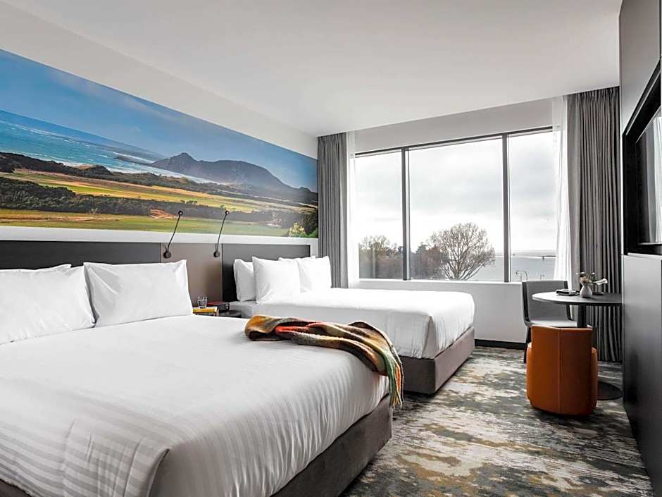 Foto 1 di 6 di Superior 2 Queen Beds, Ocean View