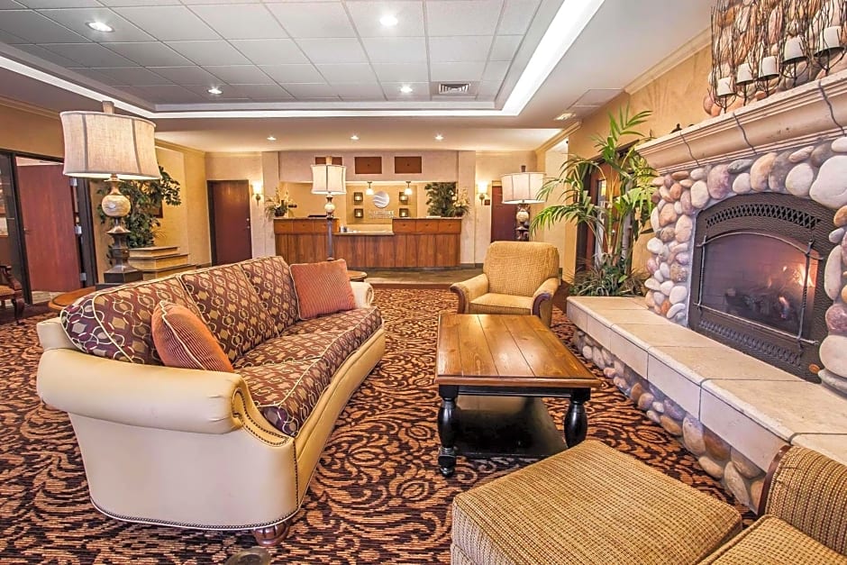 Comfort Inn & Suites McMinnville Wine Country