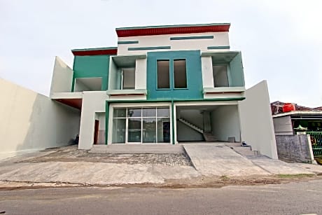 OYO Life 92428 Samudera Guesthouse