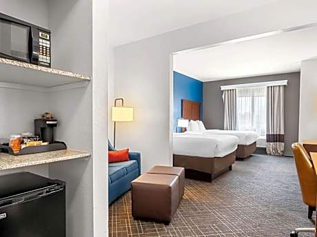 2 Queen Beds, Suite, Nonsmoking, Accessible
