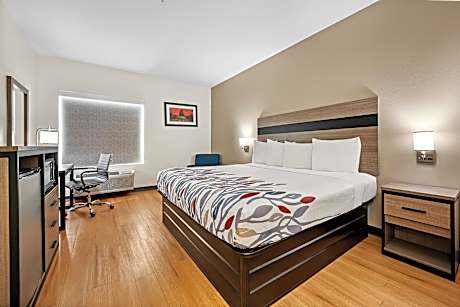 Deluxe King Bed Non-Smoking